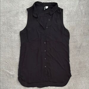 Divided Black Sleeveless Button-up Blouse